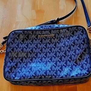 Ladies crossbody handbag